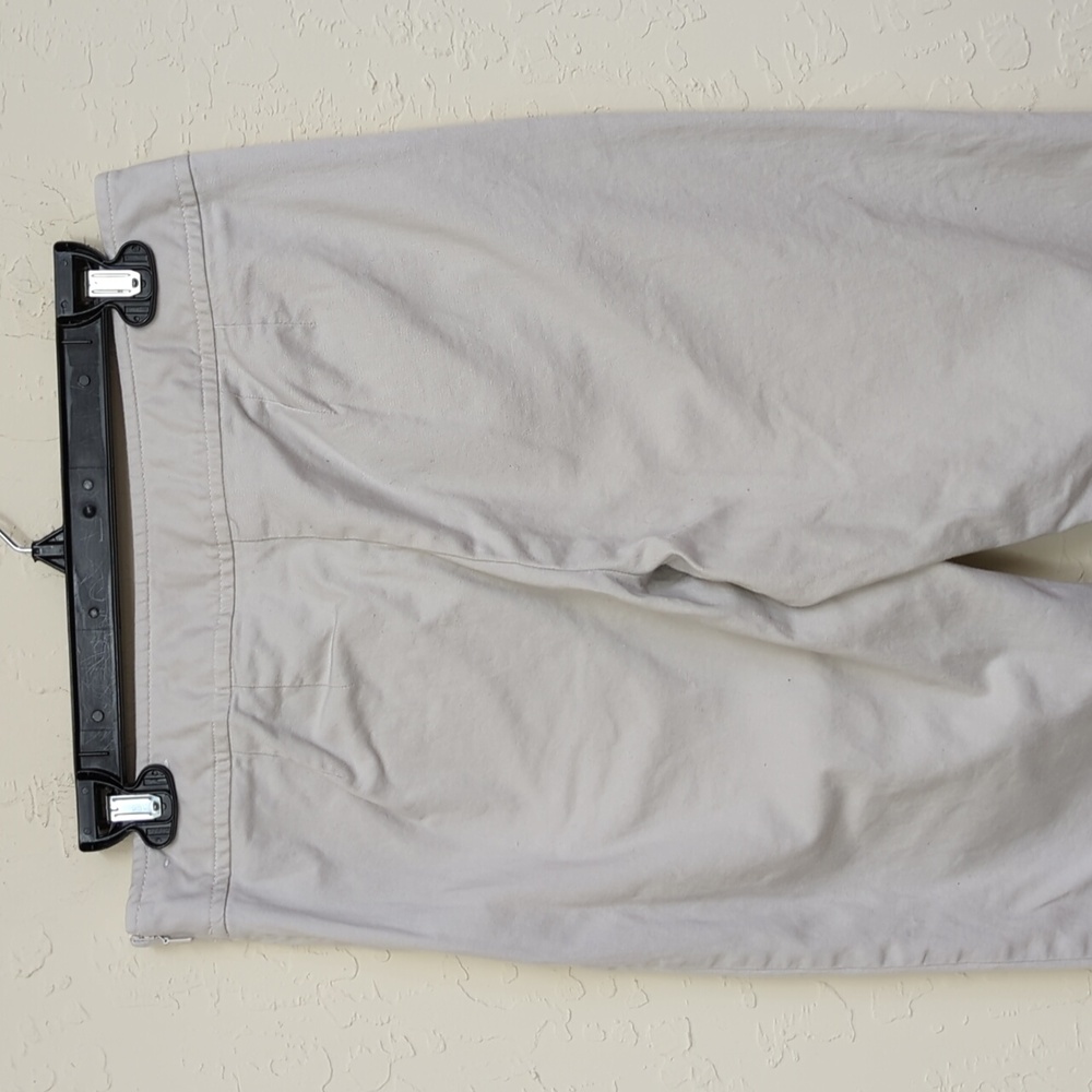 3/$20🌟 LOFT Stretch Khaki Capris Size 8 - Picture 5 of 11